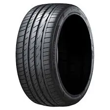Neumatico (225/55 R17 LAUFENN)