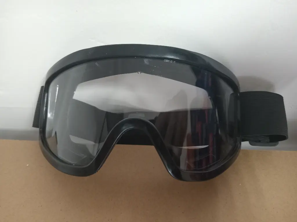 TM-18011  LENTES PARA MOTO 