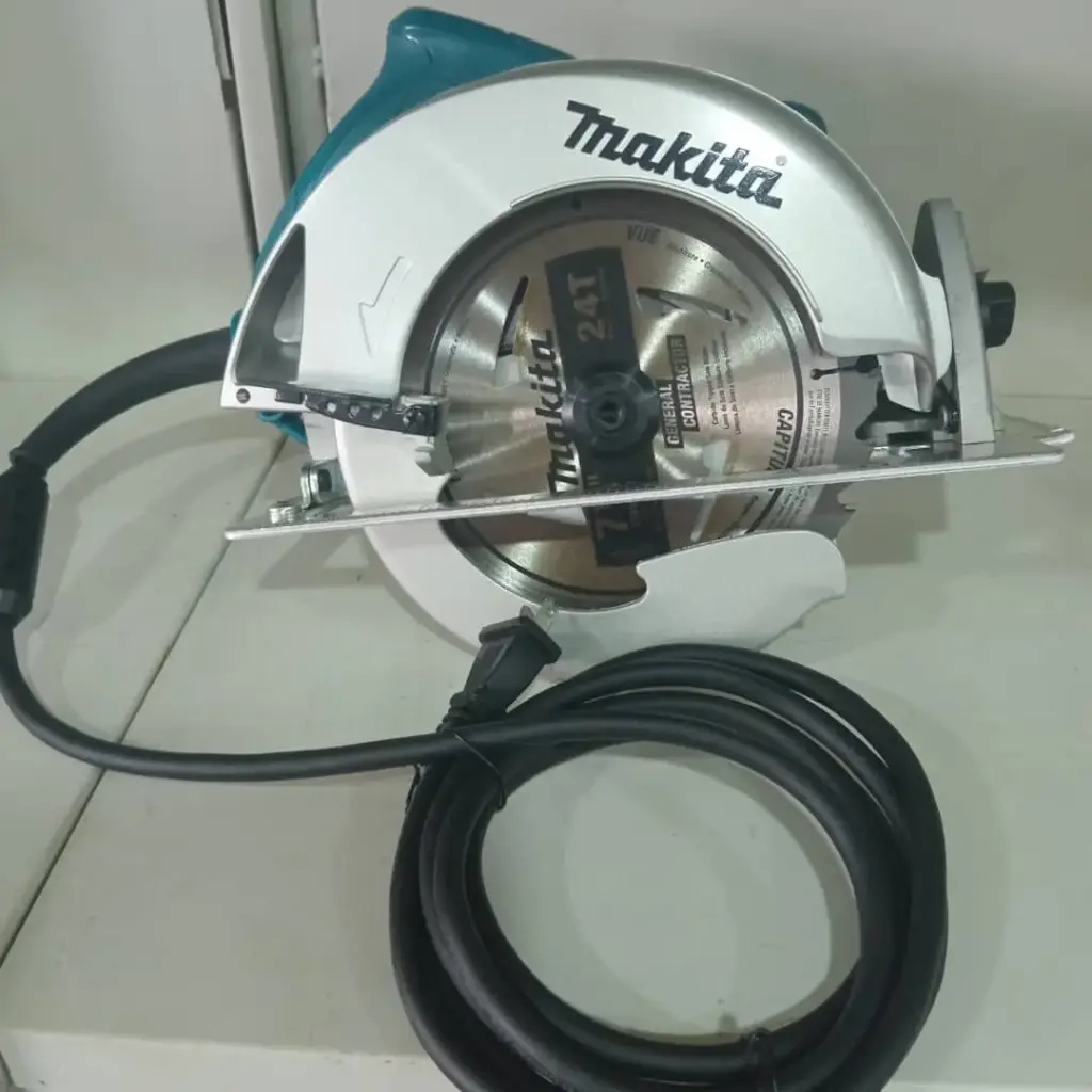 *Sierra Circular de Mano (5007NK) 